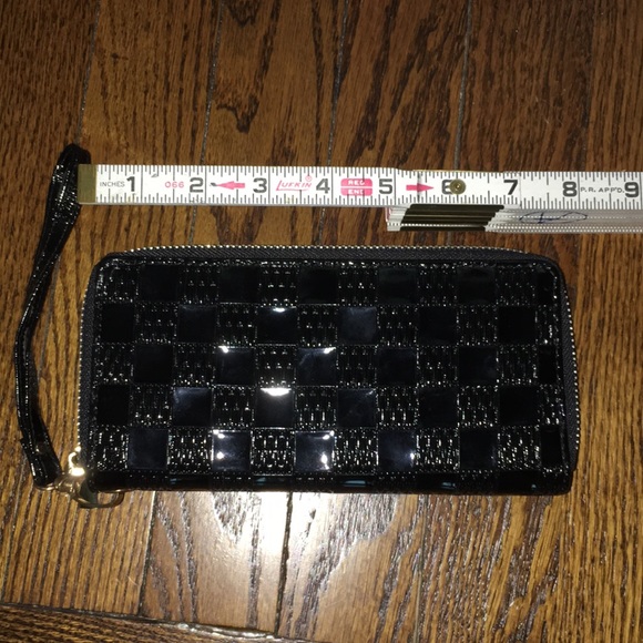 Combo Deal Vessla Red Leather Bag & Patent Wallet - Picture 16 of 16